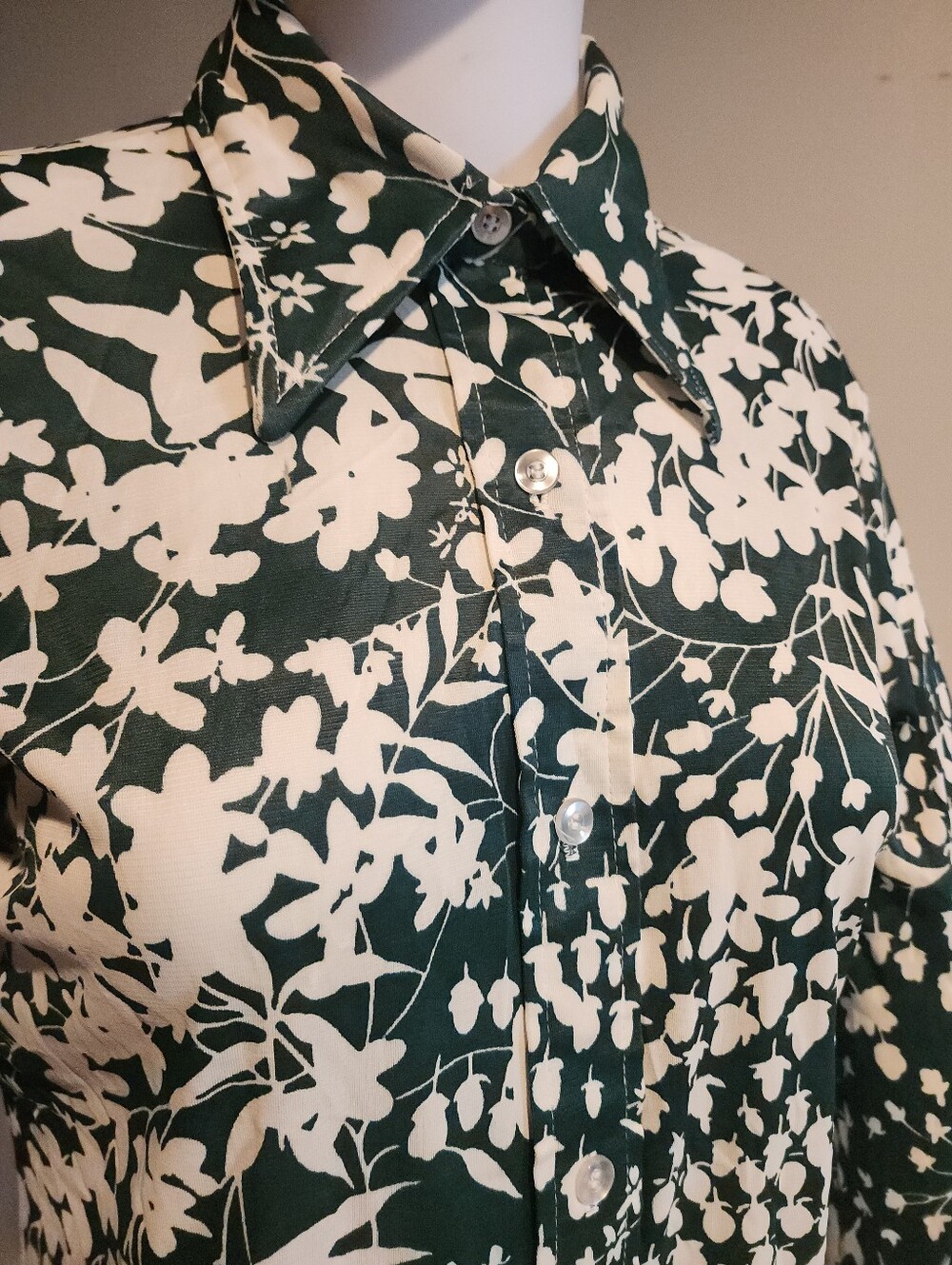 1970s Vintage Alfred Dunner Button Up Shirt With Pointed Tab (Disco) Collar